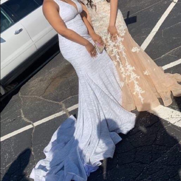 ALL WHITE PROM DRESS // GOWN - Picture 5 of 5